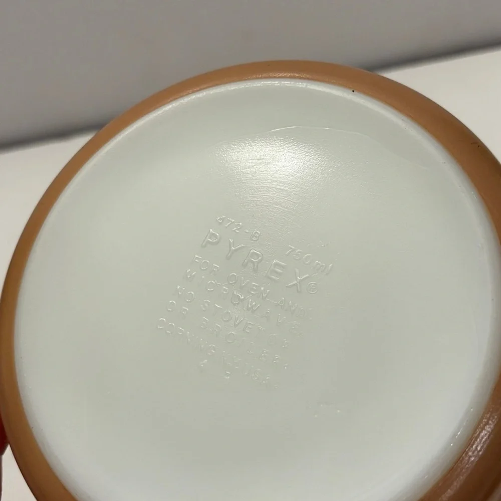 Vintage Pyrex Woodland Brown/Tan 472-B 750 ml Casserole Dish NO Lid